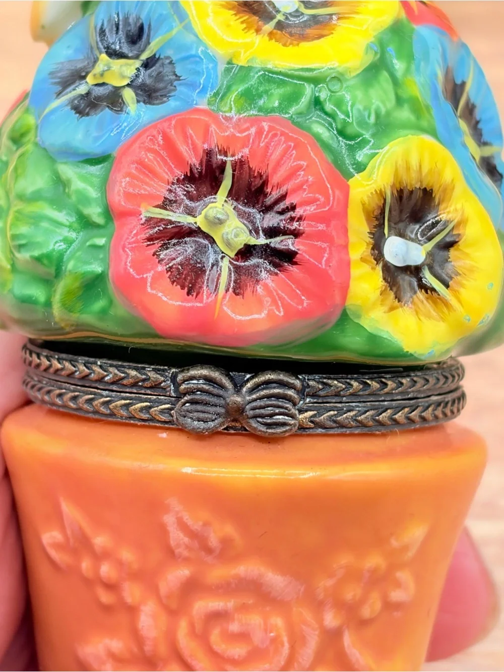 Vintage Hand Painted Pansies Flower Pot With Hummingbird Hinge Lid Trinket Box 1